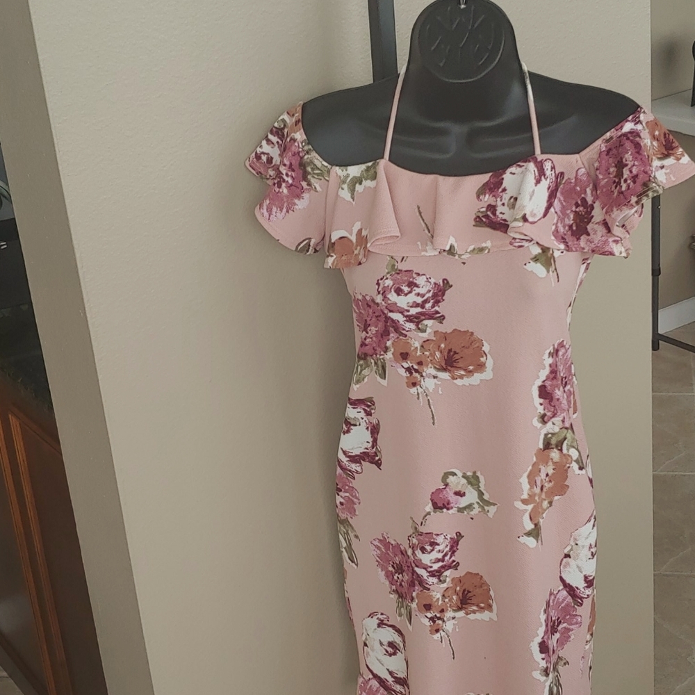 ☀SALE 4 for$20☀               Mauve and Multi Burgundy Floral Dress